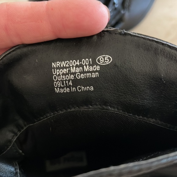 These boots are soooo CUTE! Size 9.5 fits like 9. Brand Not Rated - Picture 7 of 9